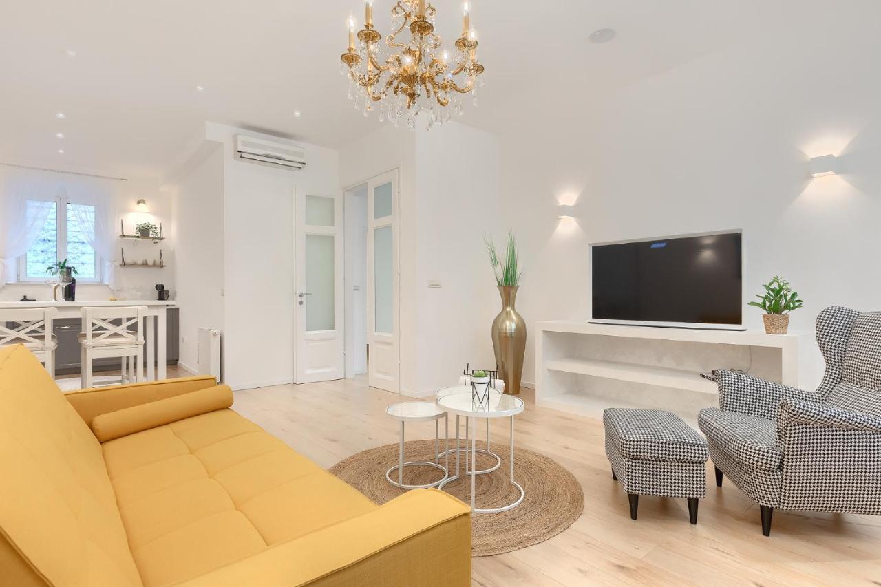 Calafati Apartment With Free Private Parking 里耶卡 外观 照片