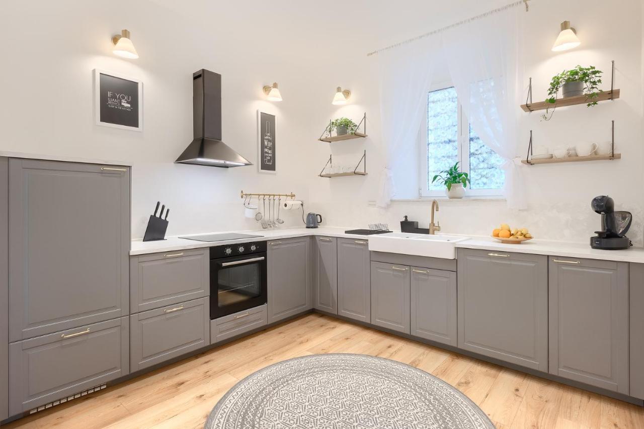 Calafati Apartment With Free Private Parking 里耶卡 外观 照片