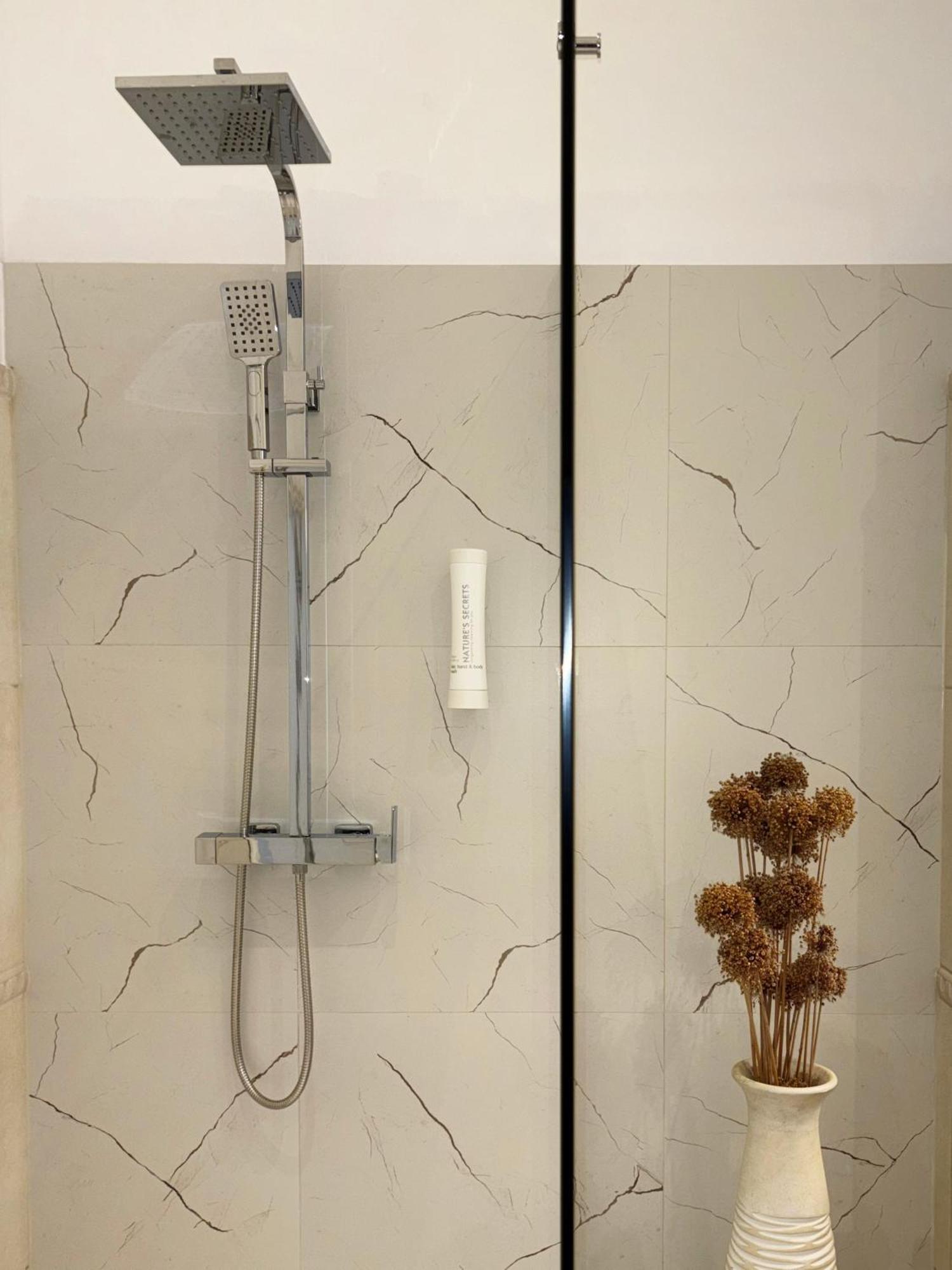 Calafati Apartment With Free Private Parking 里耶卡 外观 照片